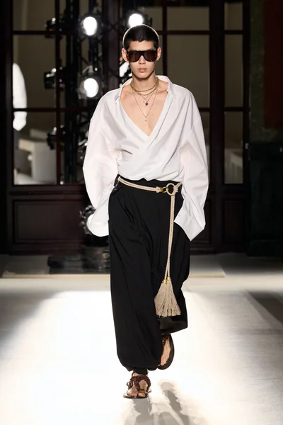 Look 39